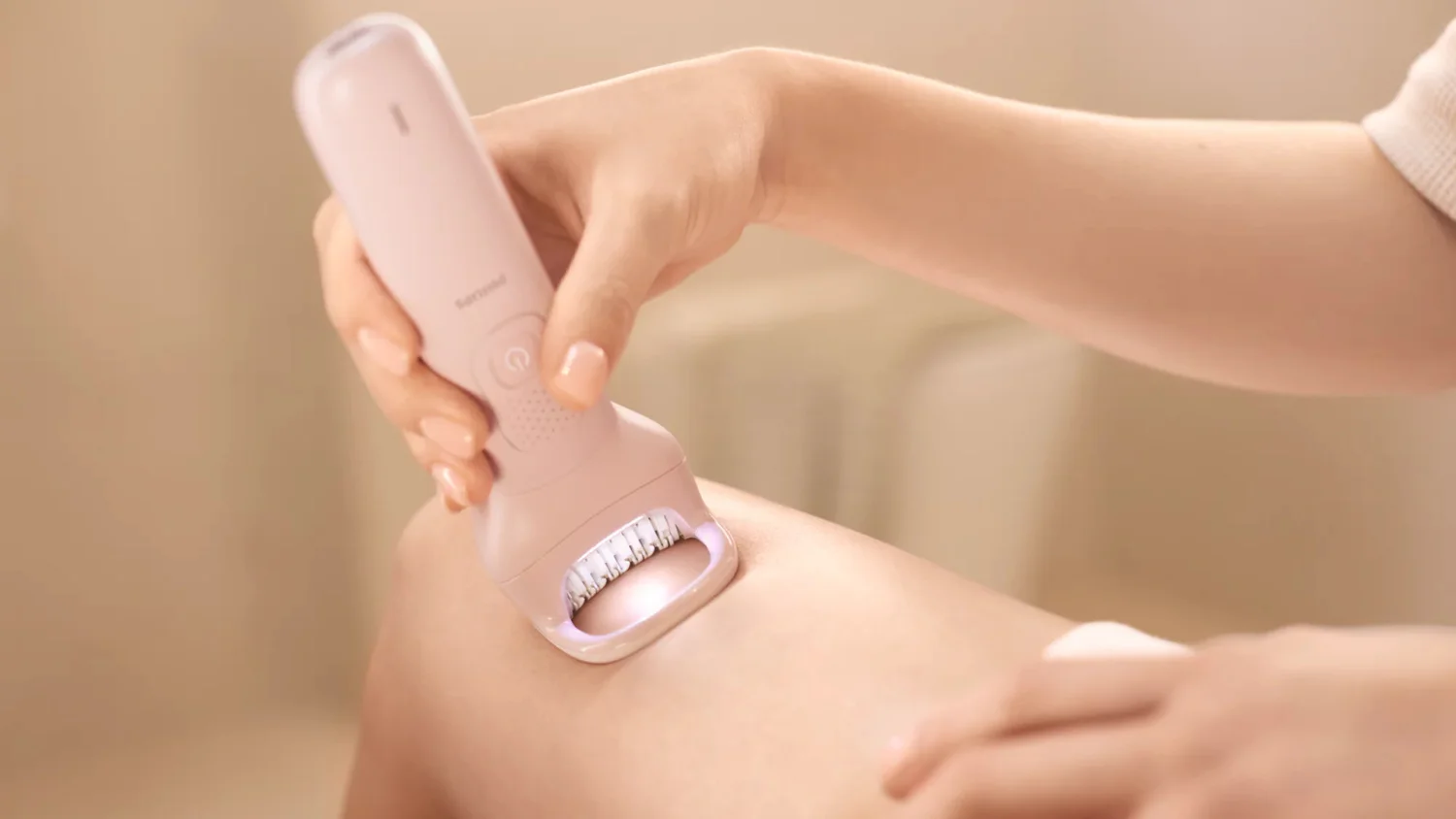 Depiladora Philips Epilator Series 9000 BRE718/00 Sem Fios Wet & Dry com ProGuide e 6 Acessórios - Imagem 5