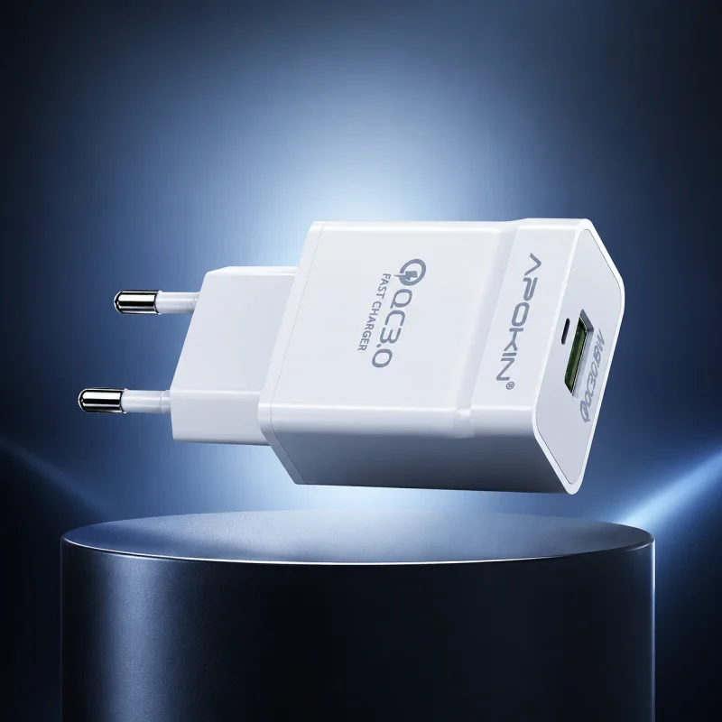Carregador de Isqueiro ou Rede Apokin USB-A QC 3.0 18 W com Cabo USB-C Pack 6 Branco - Imagem 3