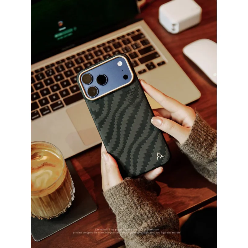 Capa Apokin Airity Fiber com Efeito Bambu para iPhone 17 Pro Max e iPhone 18 Pro Max Preto - Imagem 2