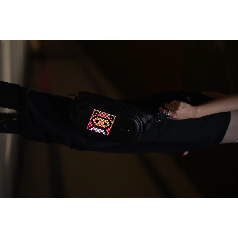 Mala de Tiracolo Divoom Pixoo Sling Bag-C com Ecrã LED 16x16 Preto - Imagem 6