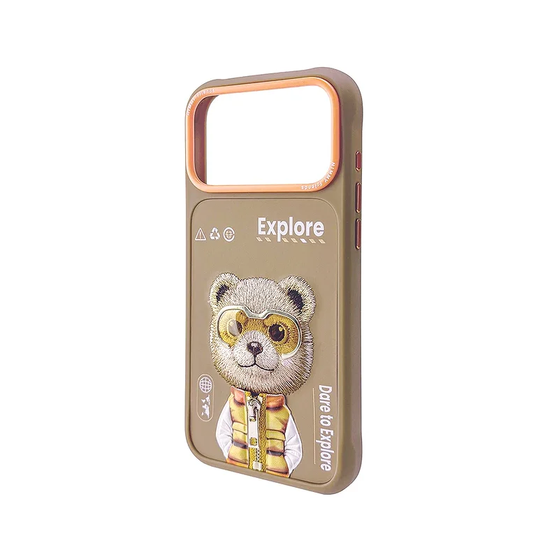 Capa Apokin Nimmy Cool e Cute 2.0 com Bordado para iPhone 16 Pro Urso - Imagem 3