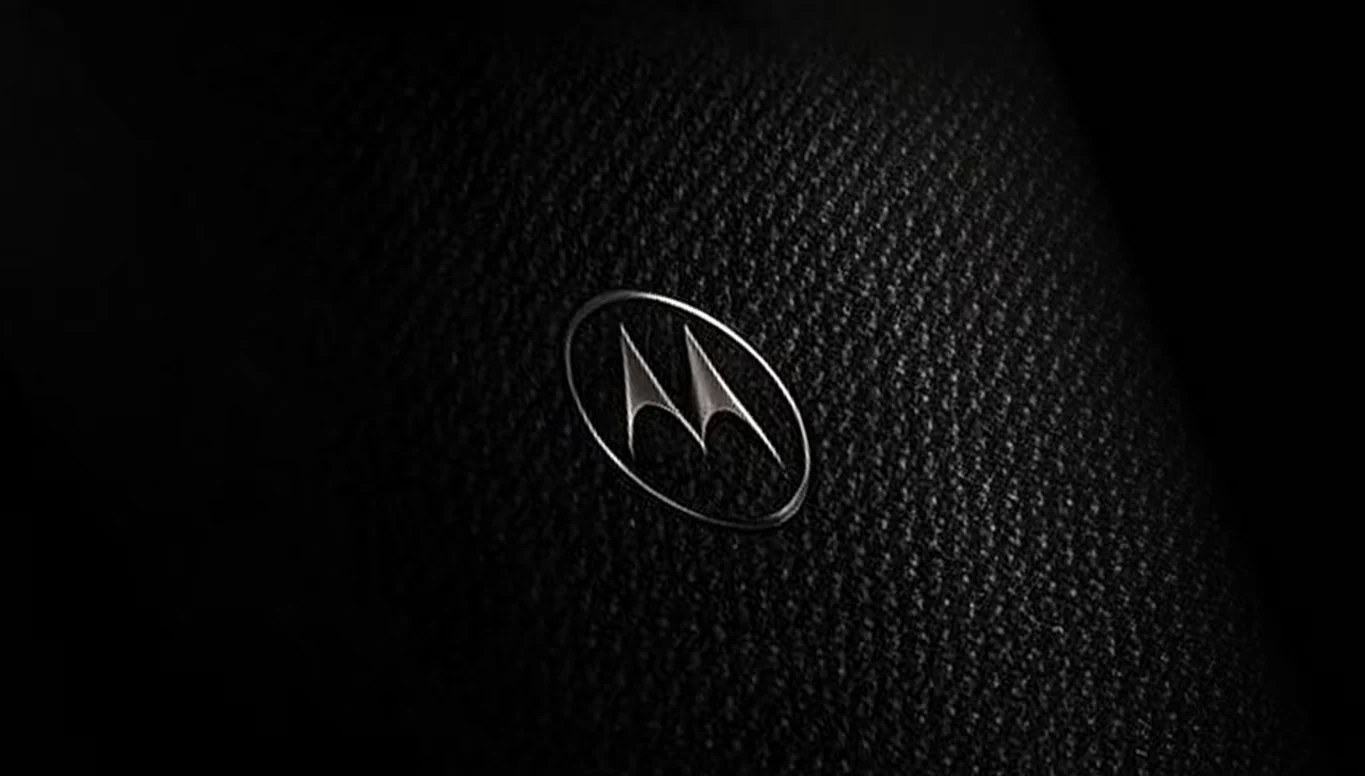Smartphone Motorola Signature 27 12GB 512GB Coal Smoke - Imagem 3