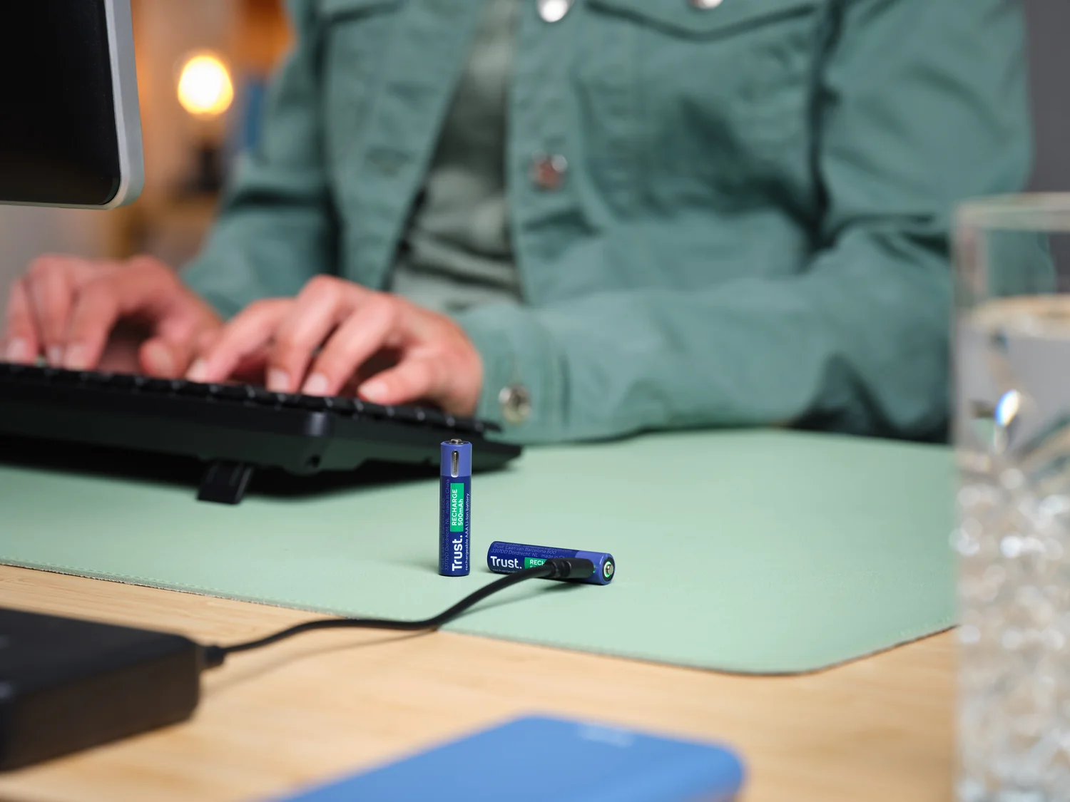 Pilhas Recarregáveis Trust AAA USB-C 500 mAh (Pack de 2) 800 Ciclos Azul/Verde - Imagem 6