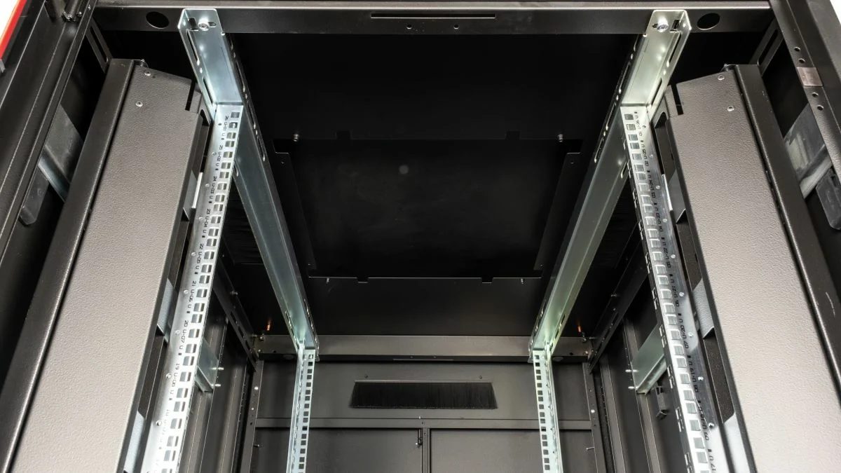 Bastidor Rack 19" Equip Dynamic Flex 26U 800x1000mm Preto Fechado 600kg - Imagem 5