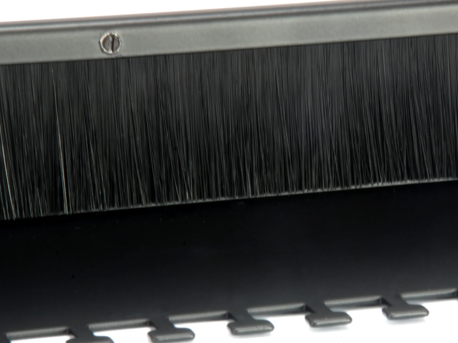 Painel de Escova Rack 19" 1U com Passagem de Cabos Equip 327413 Preto - Imagem 6