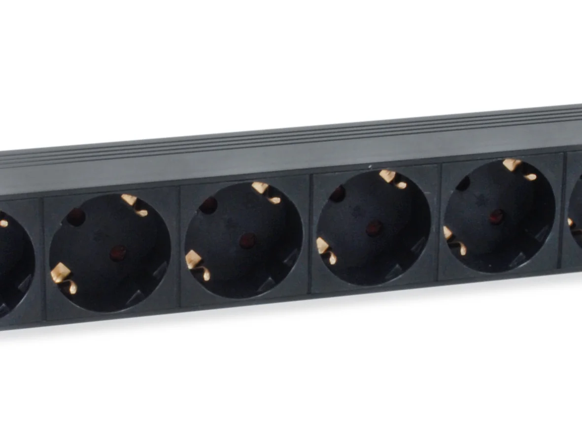 Tomada PDU Rack 19" 1U 8 Saídas AC Tipo F Ficha C14 2500W Equip 333286 - Imagem 3