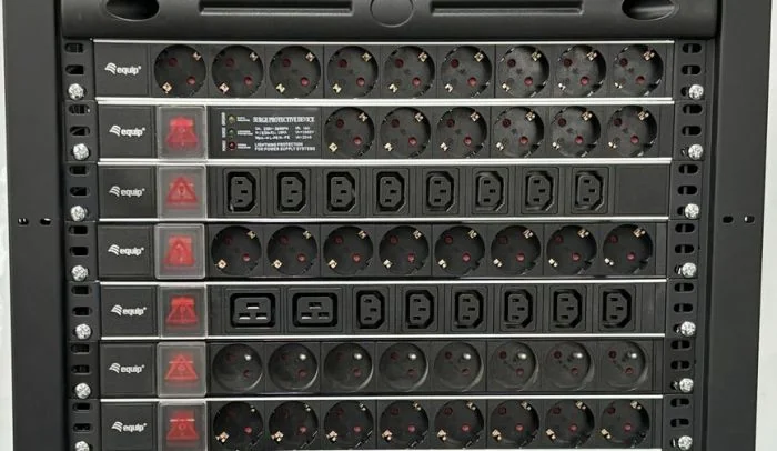 Tomada PDU Rack 19" 1U 8 Saídas AC Alumínio 3500W Cabo 3m Equip 333308 - Imagem 6