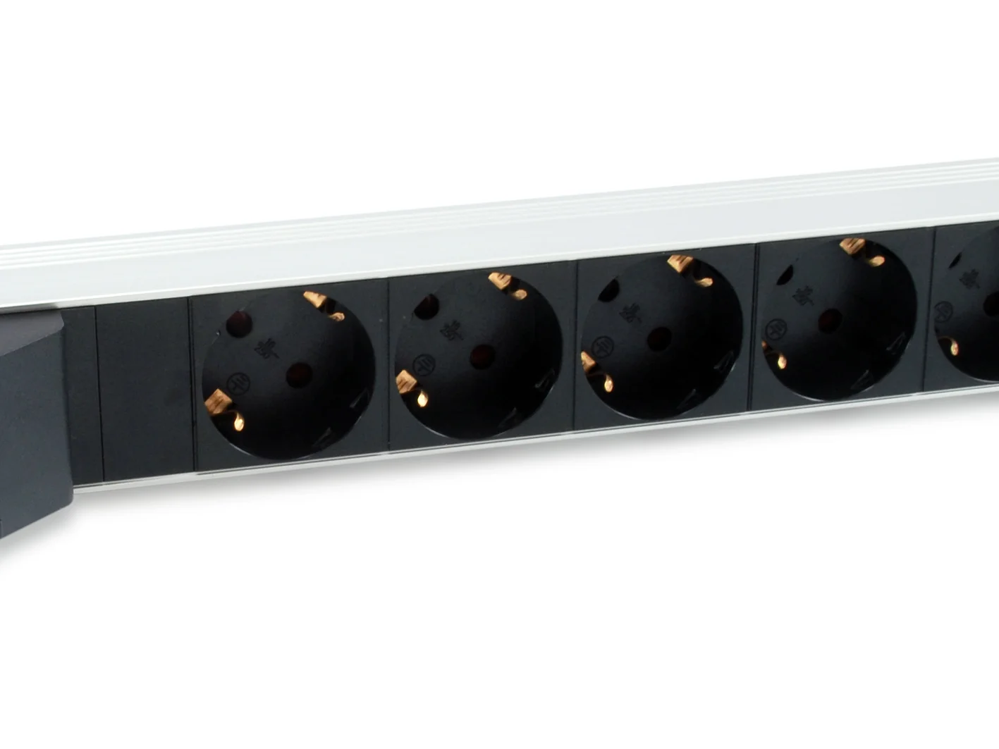 Unidade de Distribuição de Energia PDU 6 Tomadas 1U Rack 16A 3500W Equip Preto - Imagem 3