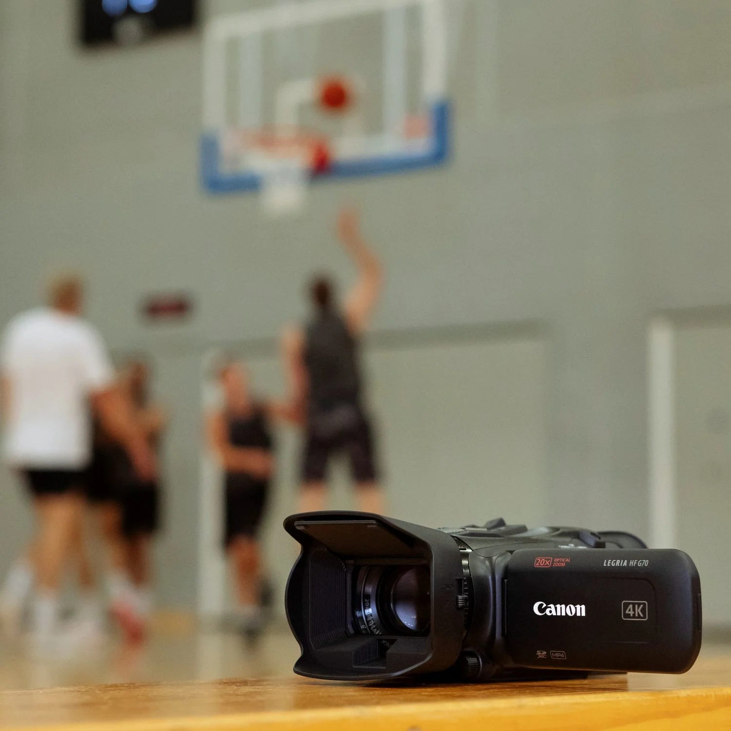 Câmara de Vídeo Canon LEGRIA HF G70 4K UHD Zoom 20x Ecrã Tátil 3.5" - Imagem 9