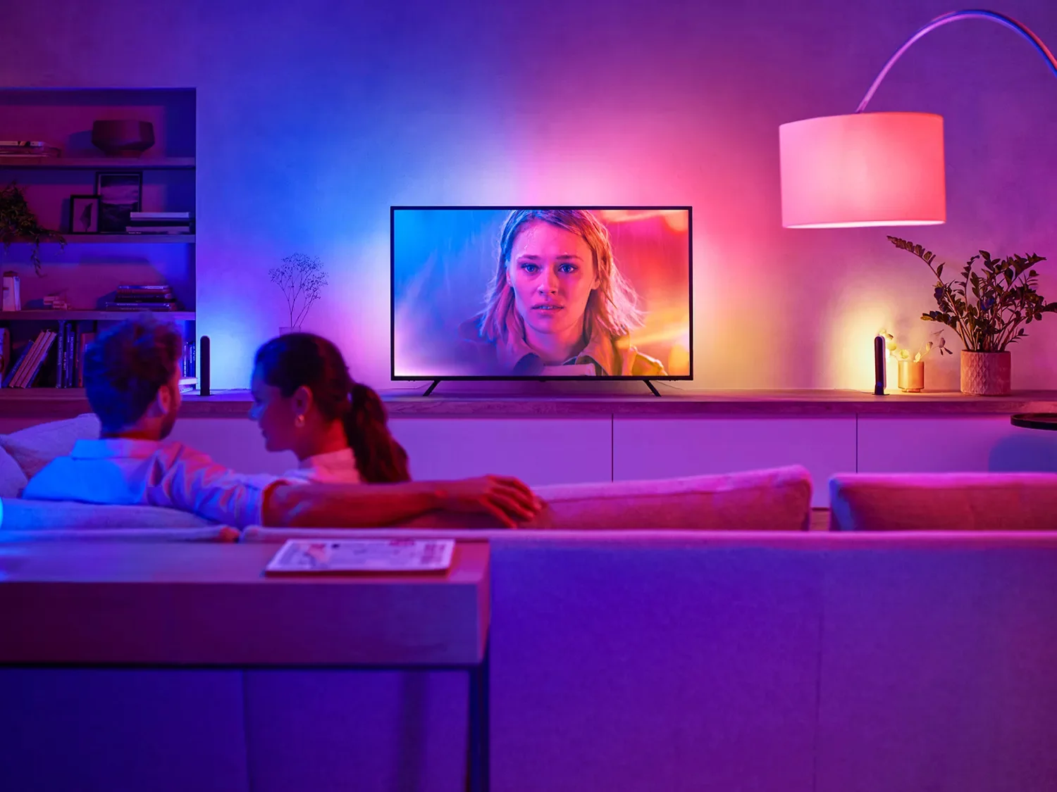 Fita LED Inteligente Philips Hue Play Gradient 3m para TV 75" ou maior RGB+Branco - Imagem 7