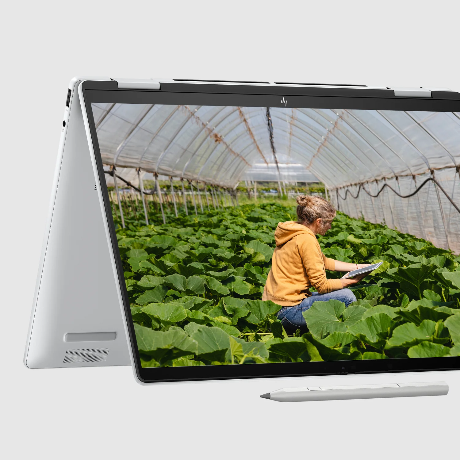Portátil Híbrido HP Envy 14-FA0002NP 14" 3K OLED Touch AMD Ryzen 7 8840HS 16GB 1TB SSD W11 Prateado - Imagem 4