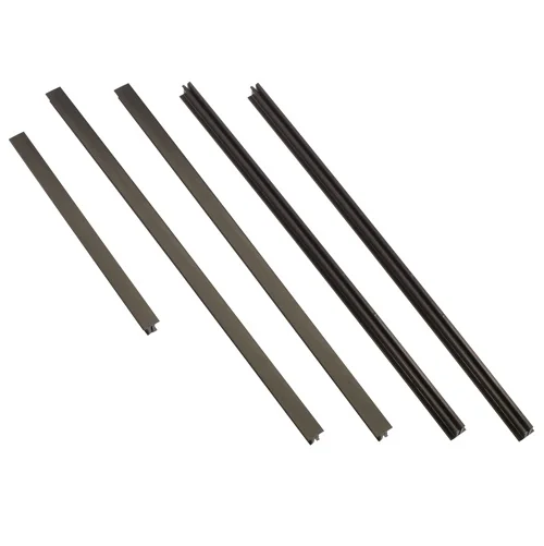 Kit de acabamento para união de bastidores NetShelter SX 42U/48U APC AR7600 preto - Imagem 1