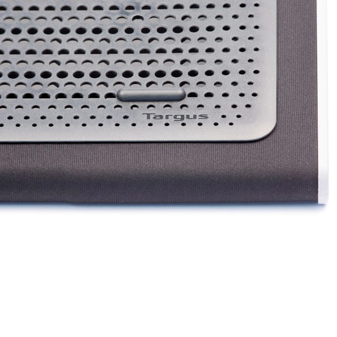 Base de Refrigeração Targus Compact Chill Mat para Portáteis 15" a 17" com 2 Ventoinhas 1900 RPM Preto - Imagem 6