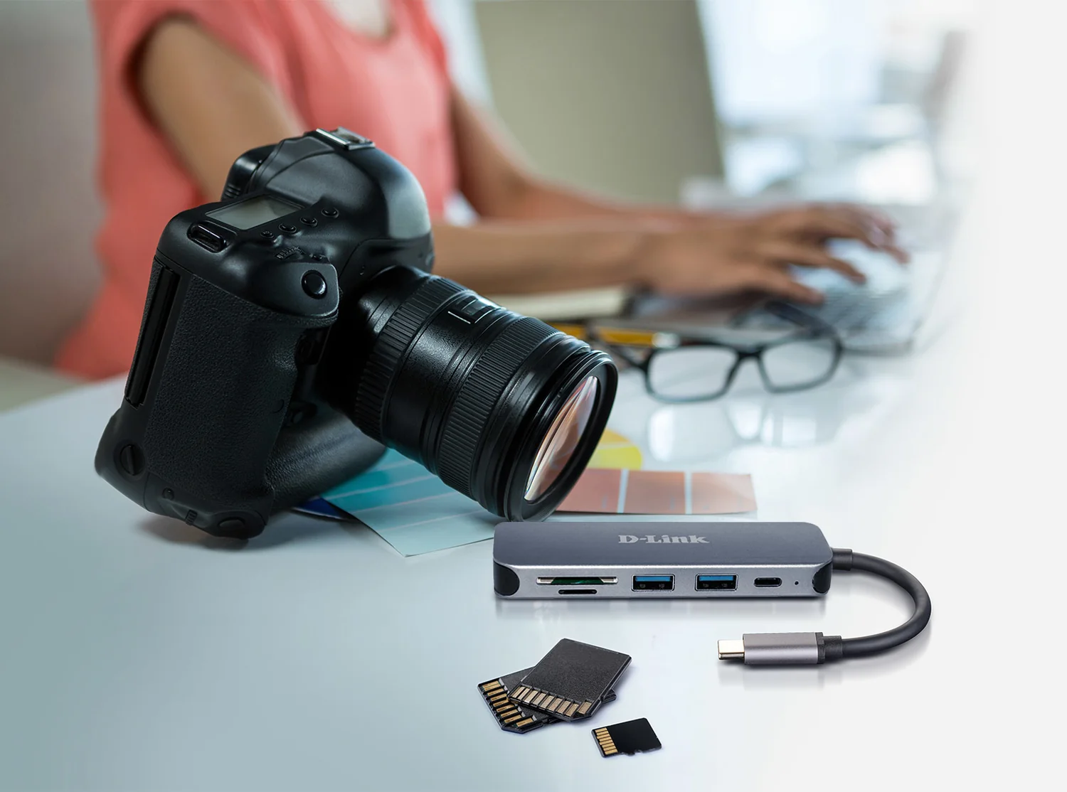 Hub USB-C 5 em 1 D-Link DUB-2325 com Leitor de Cartões SD/microSD - Imagem 3