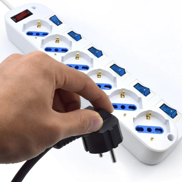 Tomada Múltipla 6 Entradas Ewent EW3932 com Interruptores Individuais e Proteção Cabo 3m Branco - Imagem 3