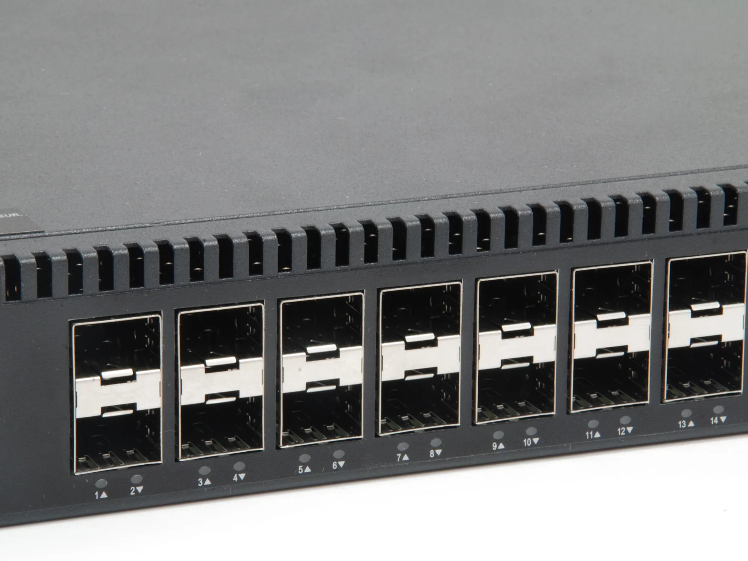 Switch Gerido LevelOne GTL-2872 L3 28 Portas Fibra 10GbE SFP+ Gigabit - Imagem 4