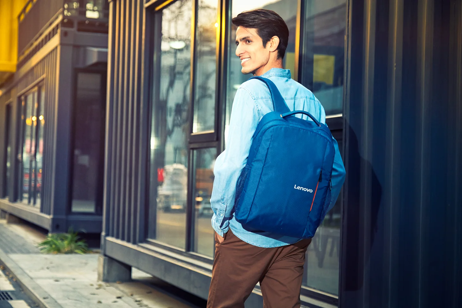 Mochila Lenovo Everyday B515 Portátil 15.6" Azul Resistente à Água - Imagem 6