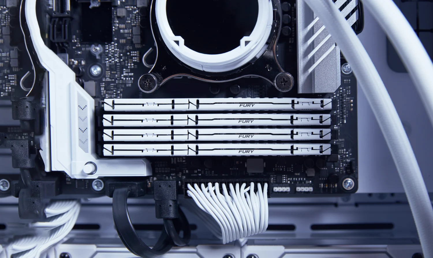 Memória RAM DDR5 Kingston FURY Beast 32GB (2x16GB) 6000MHz CL36 EXPO Branco - Imagem 8