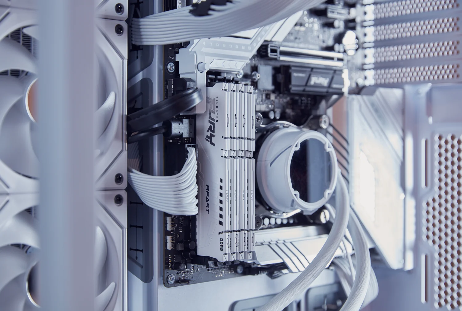 Memória RAM DDR5 Kingston FURY Beast 32GB (2x16GB) 6000MHz CL36 EXPO Branco - Imagem 7