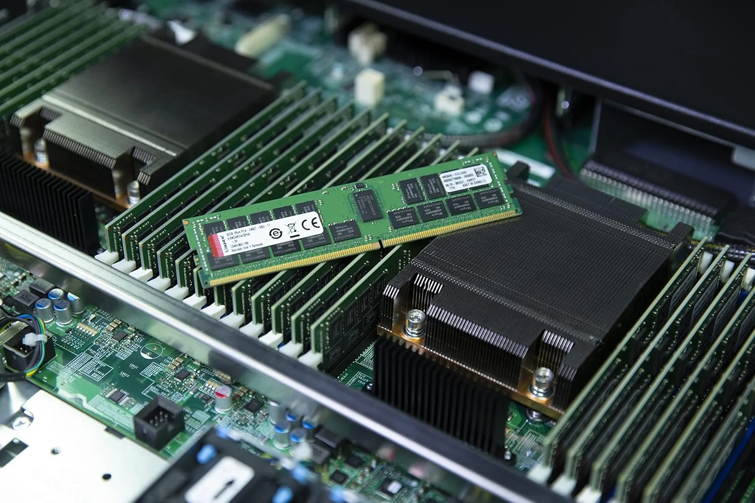 Memória RAM Servidor Kingston Server Premier 32GB DDR4 3200MHz ECC Registered CL22 - Imagem 3