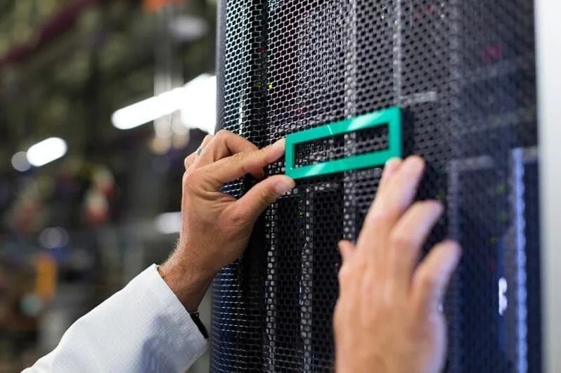 Controladora RAID para Servidor HPE P58335-B21 MR408i-o Gen11 x8 4GB Cache OCP SPDM - Imagem 1