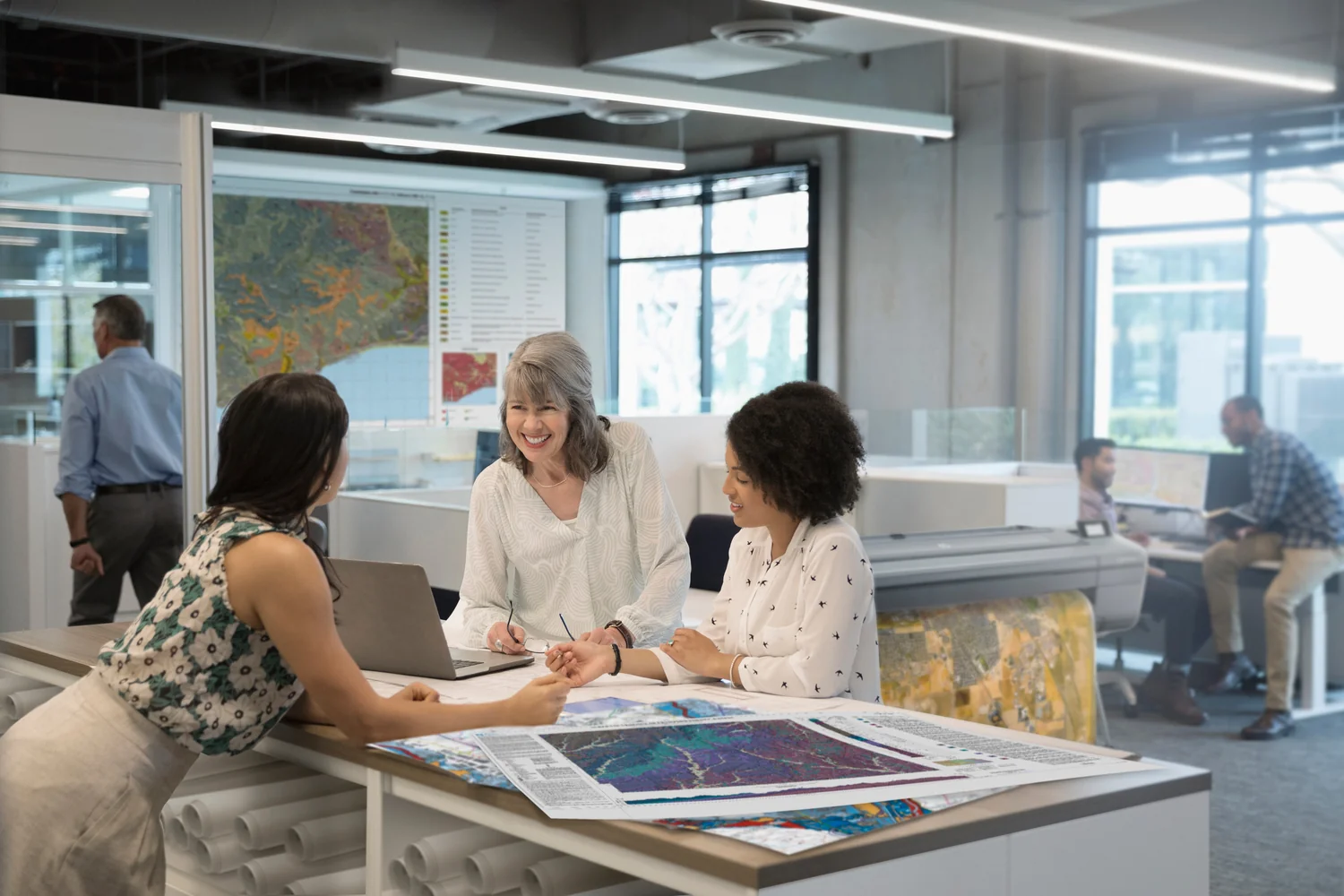 Plotter HP DesignJet Z6 44" PostScript 2400x1200 DPI 6 Cores Jato de Tinta Preto - Imagem 5