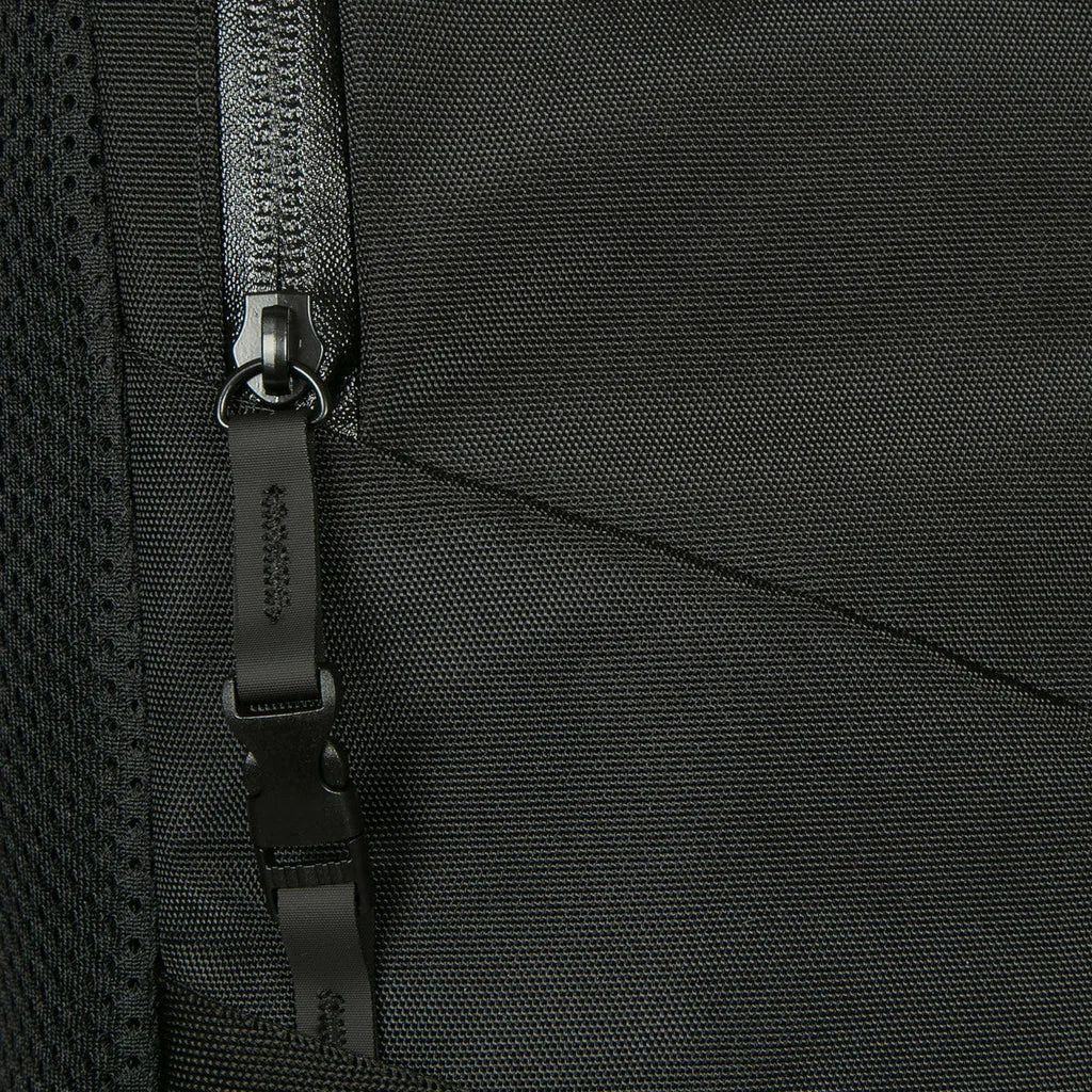 Mochila para portátil 16" Targus Terra EcoSmart Preto reciclada 23L unissexo - Imagem 17