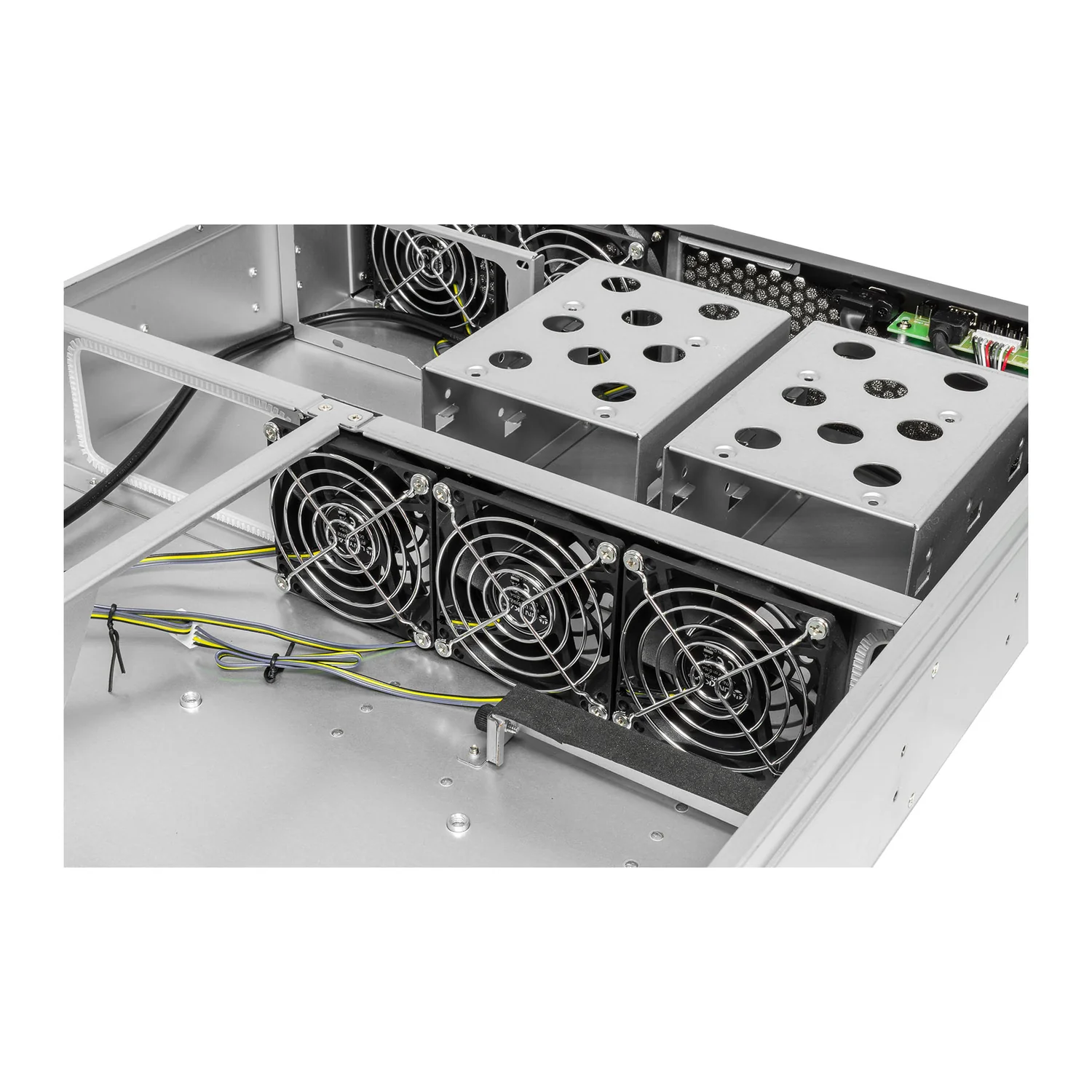 Caixa Rack UNYKAch UK-2130 19" 2U ATX 6x 3.5" 2x 2.5" USB-C Fundo 635mm Prateado e Preto - Imagem 7