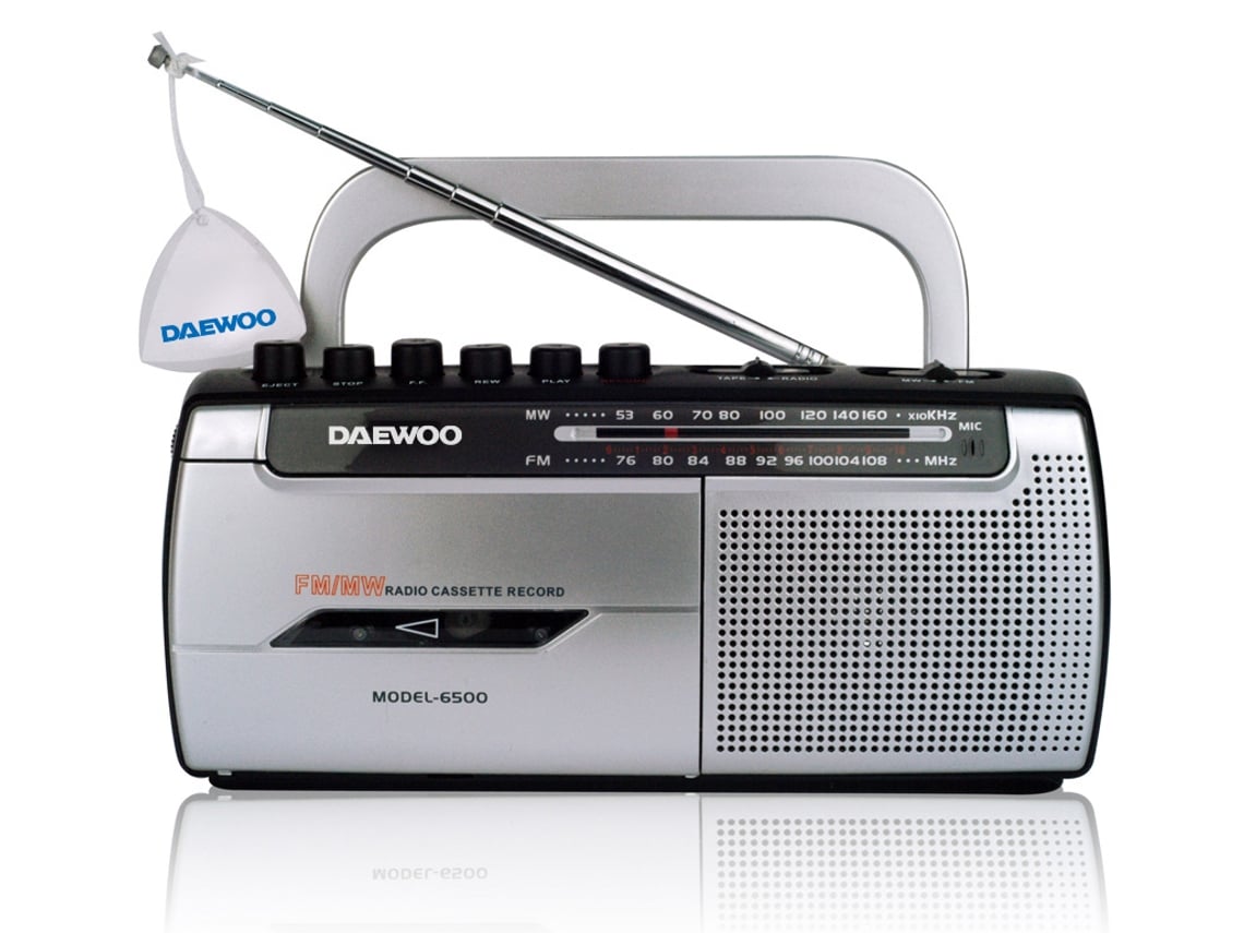 Rádio Cassete Daewoo DW1107/ com Cabo/ a Pilhas/ Preta e Prateada