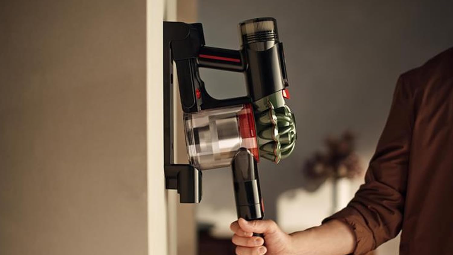 Aspirador Vertical sem Fios Dyson V8 Cyclone 150W Autonomia 60 Min Escova Motorbar - Imagem 6