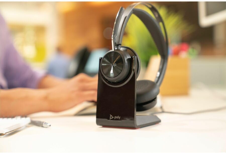 Auscultadores Sem Fios Poly Voyager Focus 2 Microsoft Teams + Adaptador USB-C-A + Suporte de Carga/ com Microfone/ Bluetooth/ Pretos - Imagem 2