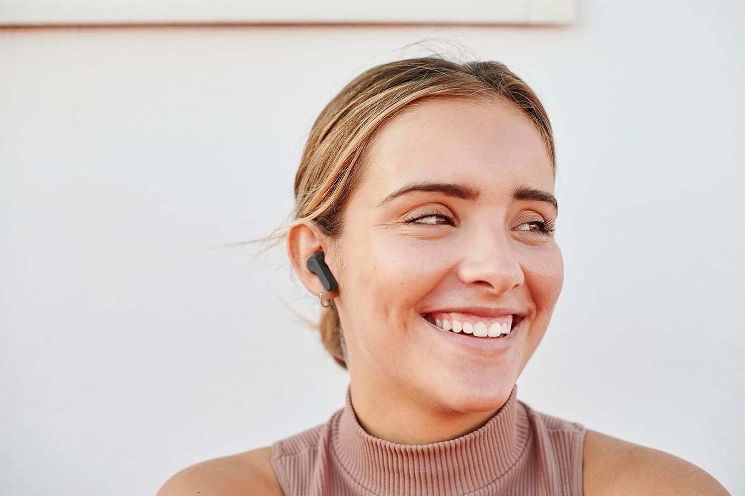 Auriculares Bluetooth JBL Wave Beam com estojo de carregamento/ Autonomia 8h/ Pretos - Imagem 2