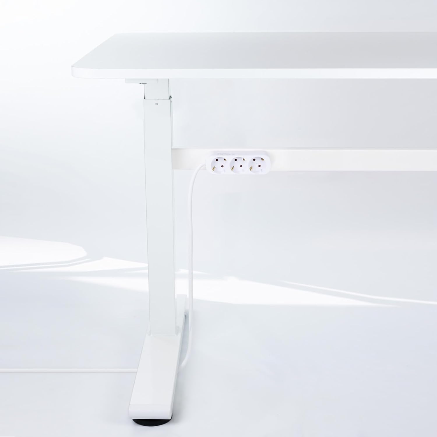 Régua de Extensão Nanocable 10.38.0003-NS/ 3 Tomadas de Corrente/ Cabo 1.4m/ Branca - Imagem 5