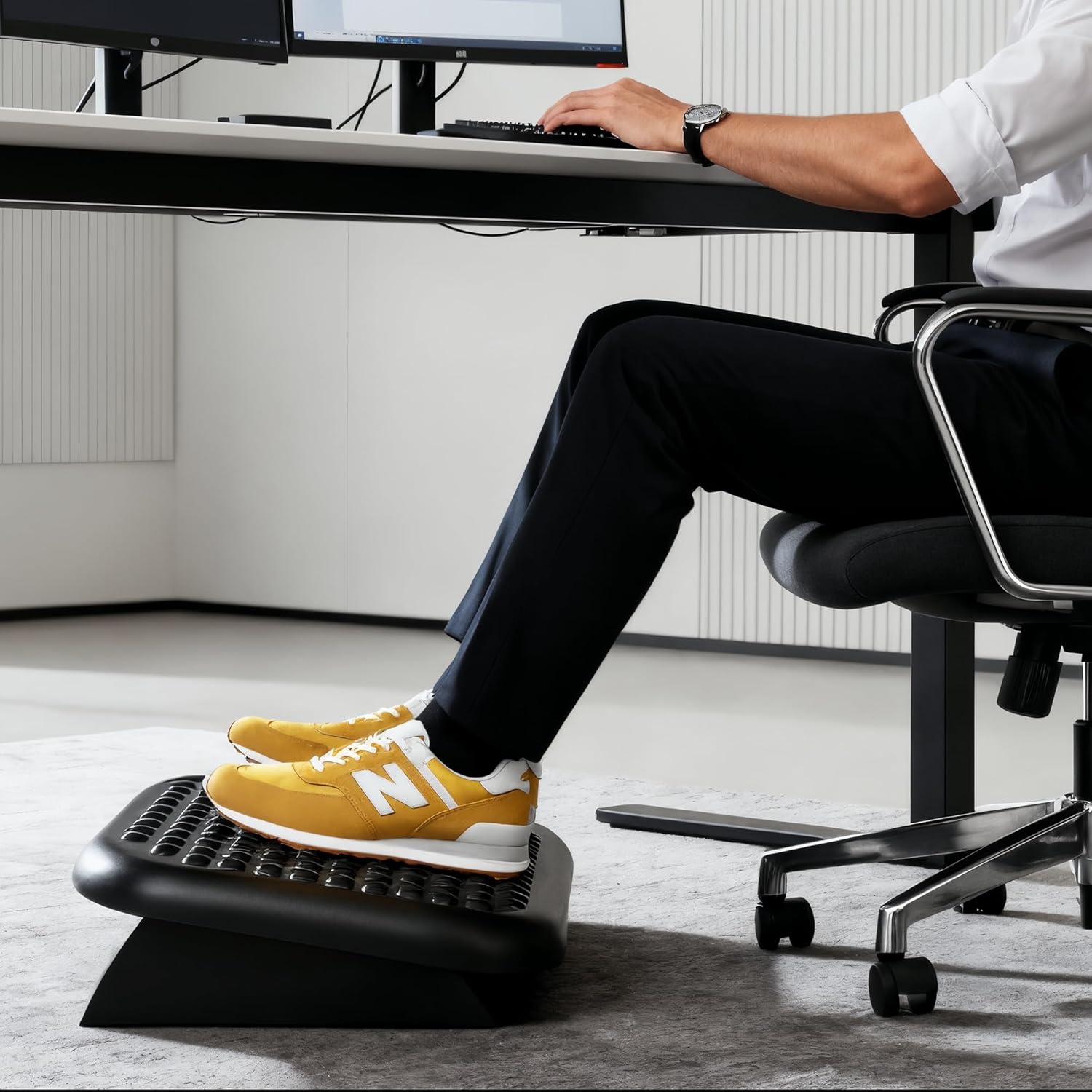 Apoio de Pés Ergonómico/ Inclinável/ Ajustável NGS Footnest/ 448 x 335mm - Imagem 2