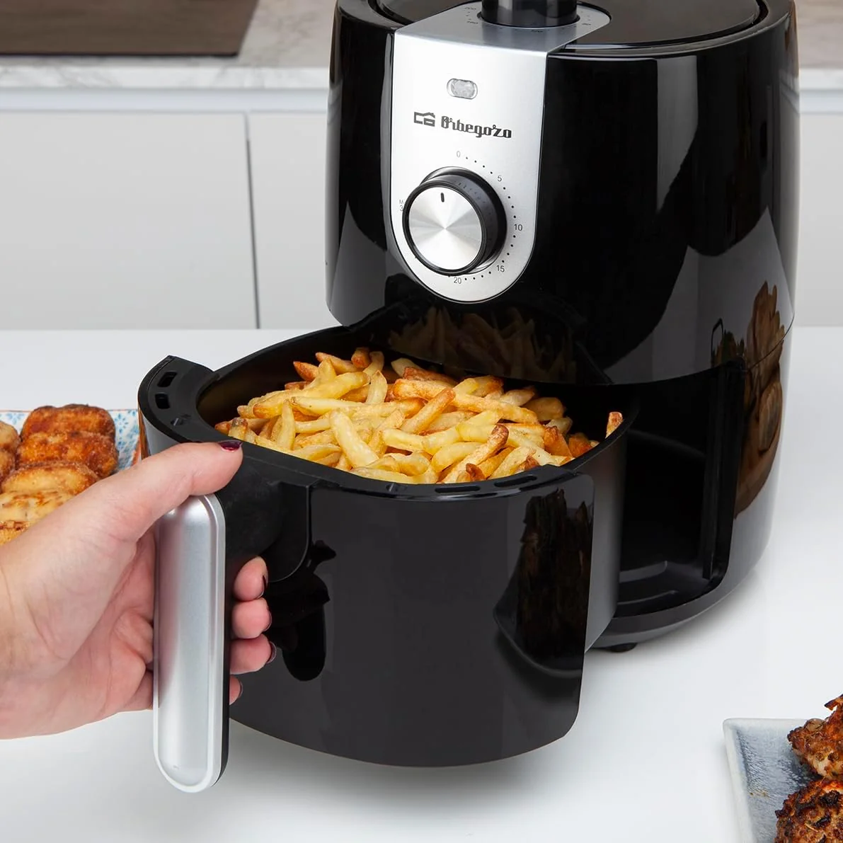 Fritadeira sem Óleo Orbegozo FDR 27 Airfryer 1200W 2.5L com Temporizador e Termostato Ajustável - Imagem 3
