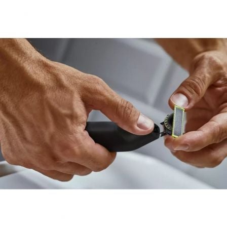 Aparador de Barba Philips OneBlade Pro 360 QP6552/15 com 14 Definições de Comprimento e 5 Acessórios - Imagem 4