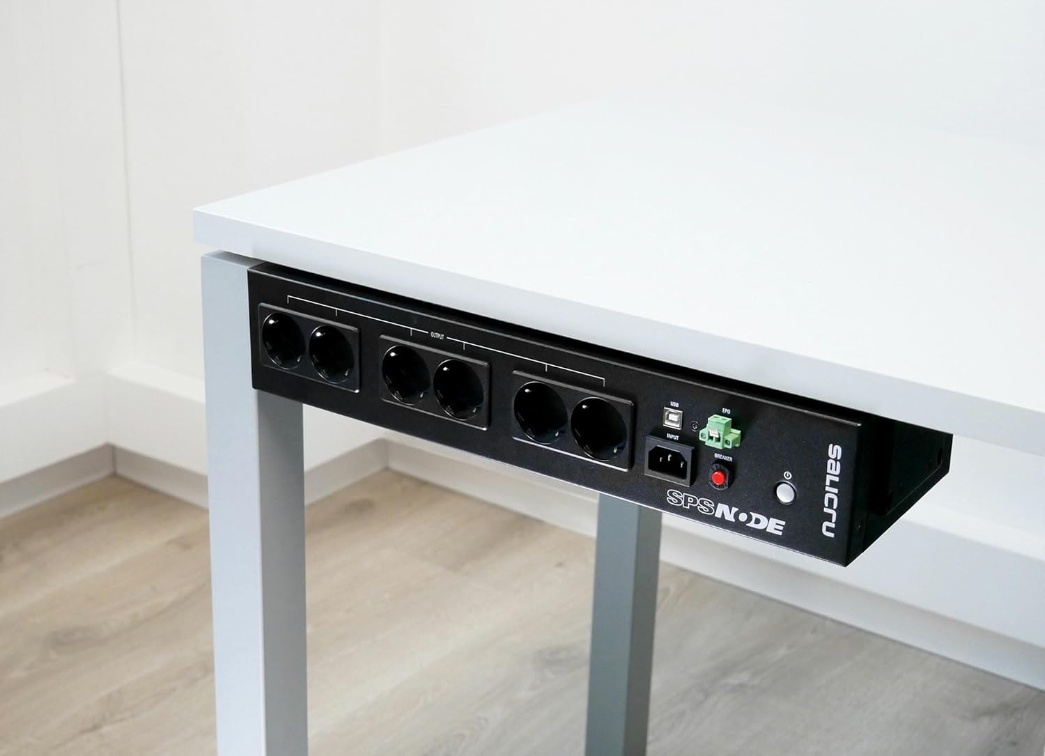 UPS Offline Salicru SPS 900 Node/ 900VA/ 8 Saídas/ Formato Rack 2U - Imagem 6