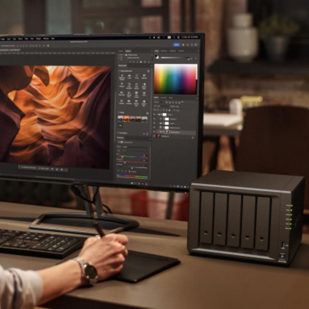 NAS Synology Diskstation DS1525+/ 5 Baías 3.5"- 2.5"/ 8GB DDR4/ Formato Torre - Imagem 3