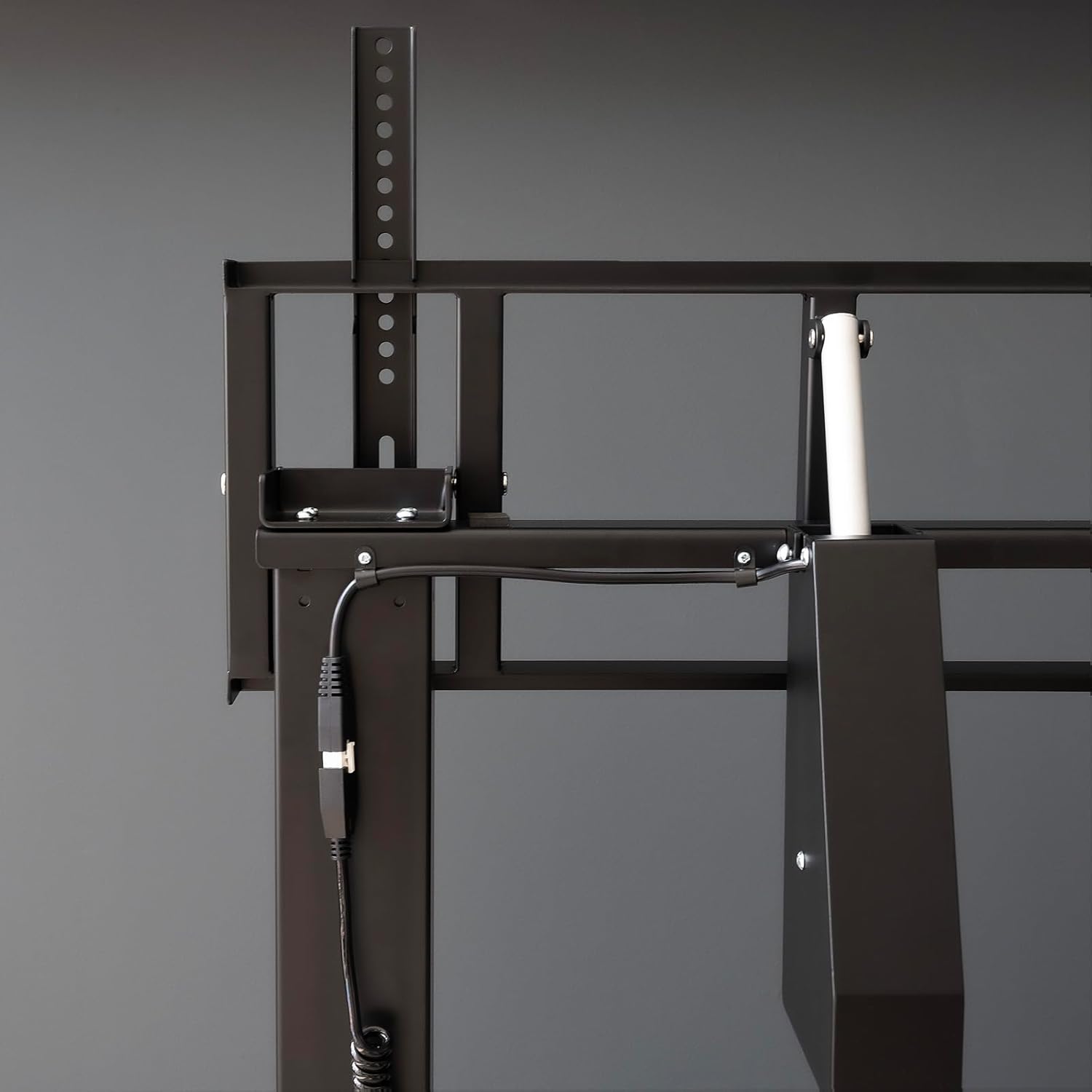 Suporte de Chão Elétrico TooQ UROS FSM03-B para TV 52"-84" até 100kg Inclinável com Rodas Preto - Imagem 8