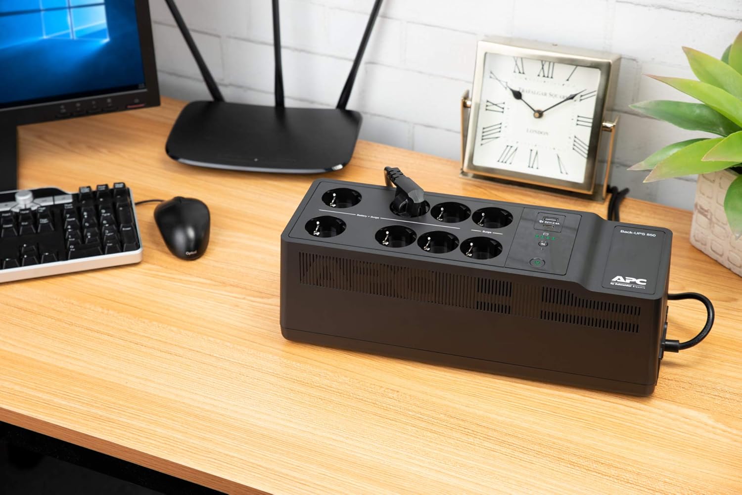 UPS APC Back-UPS BE850G2 850 VA 8 Saídas Preto - Imagem 8