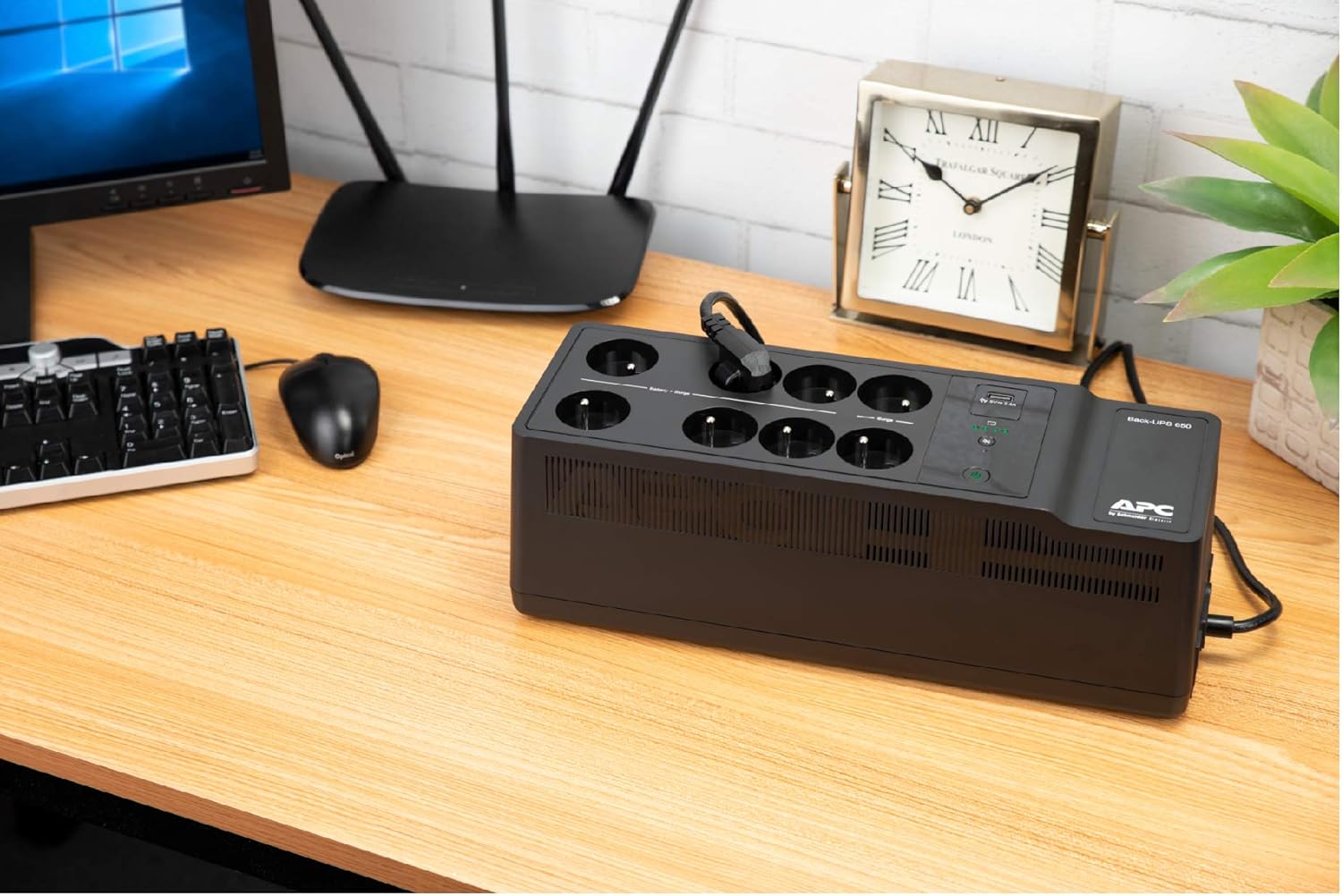 UPS APC Back-UPS BE650G2-GR 650VA 400W Preto - Imagem 5