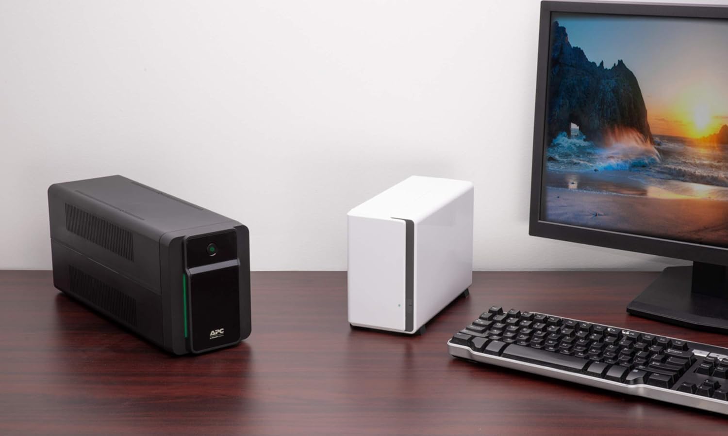 UPS APC Back-UPS BX950MI 950VA Preto - Imagem 2