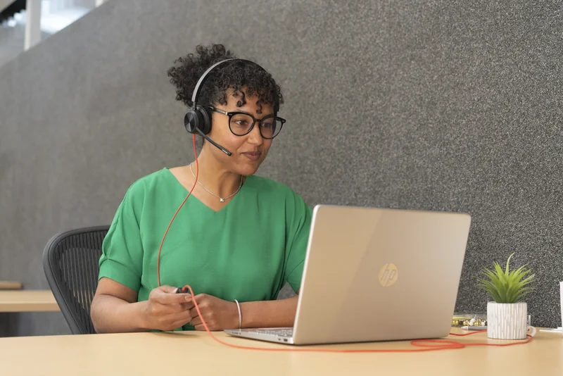 Auscultadores Headset HP Poly Blackwire 8225 Stereo USB-C com Adaptador USB-C/A Preto - Imagem 5