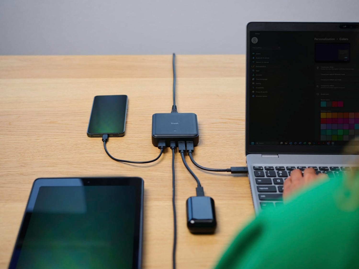 Carregador de Secretária Trust Maxo ECO 100W 4 Portas (3x USB-C + 1x USB-A) Power Delivery 3.0 PPS Preto - Imagem 9