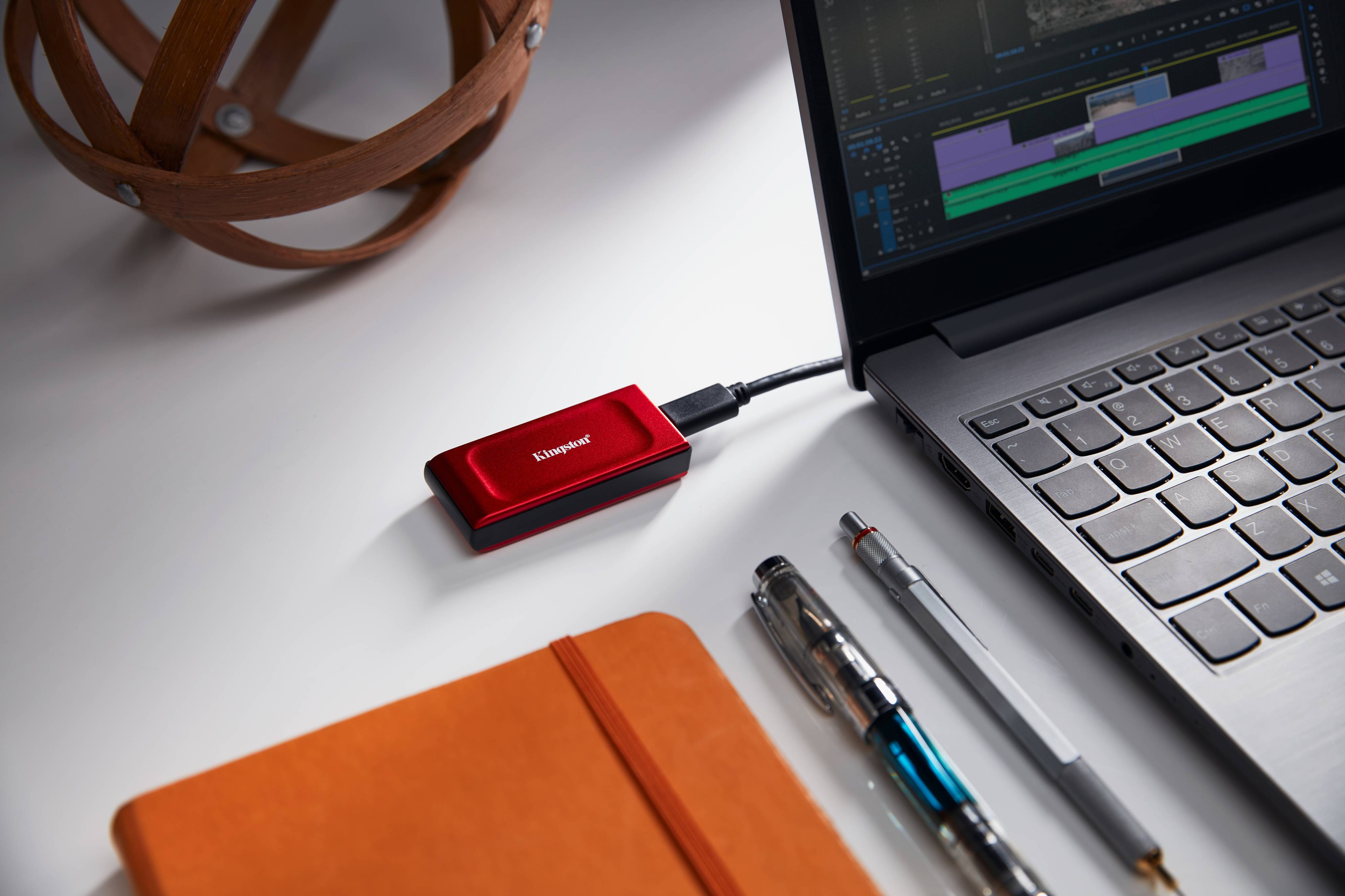 Disco Externo SSD Portátil Kingston XS1000 2TB USB 3.2 Gen 2 USB-C Vermelho - Imagem 2