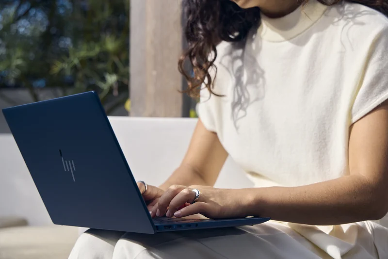 Portátil HP EliteBook X G2a 14" AMD Ryzen AI 7 PRO 450 32GB RAM 1TB SSD 2.8K OLED Windows 11 Pro - Imagem 17