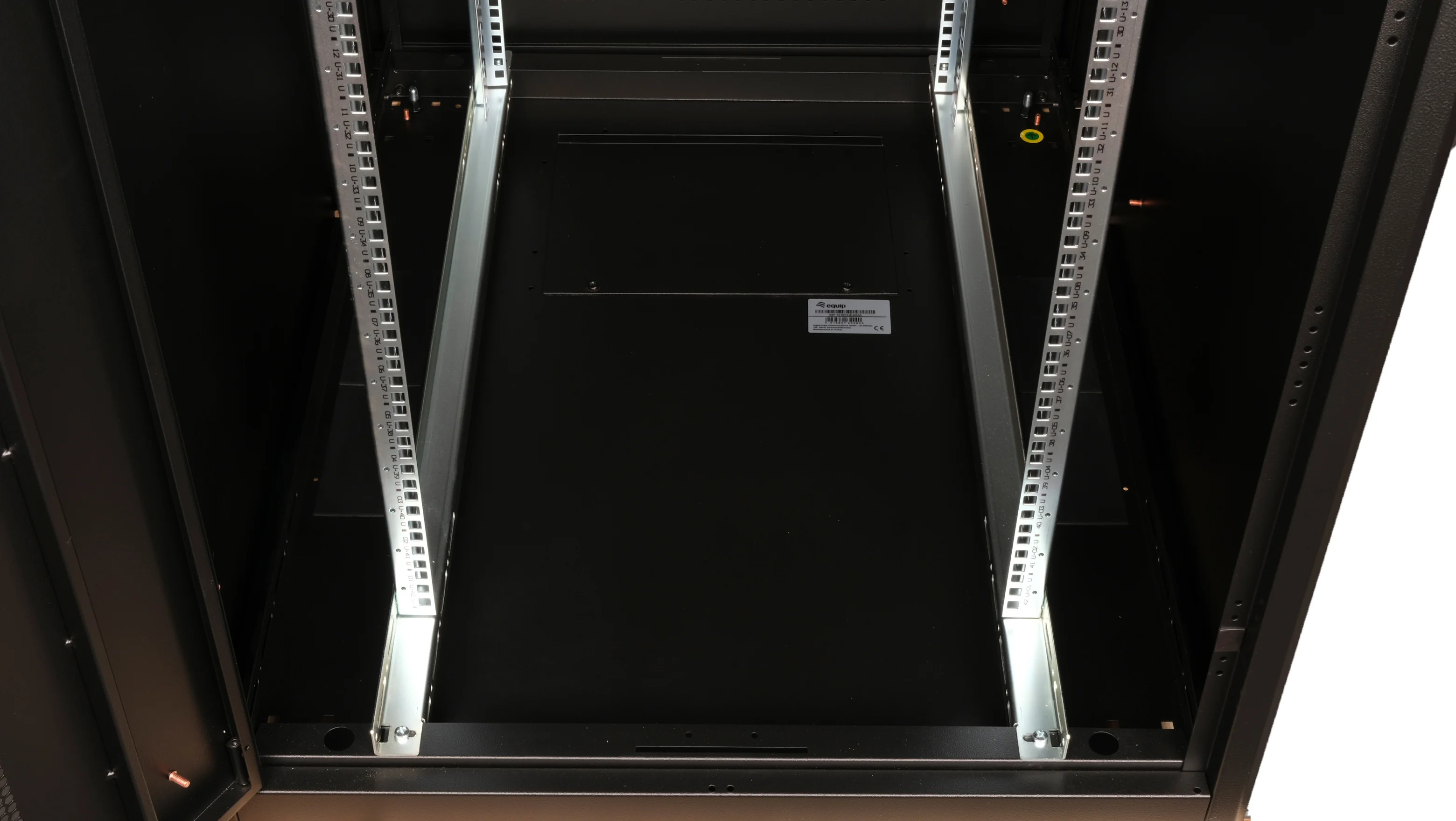 Bastidor rack 19" 42U Equip Basic Flex 800x1000mm Porta Perfurada Preto RAL9005 - Imagem 6